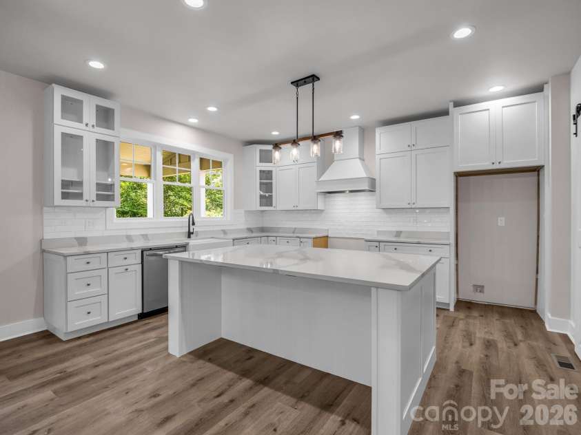 42 Stone Crest Mountain Drive, Black Mountain, NC 28711.  MLS# CAR4401407, YatesRealty ID 43846. 