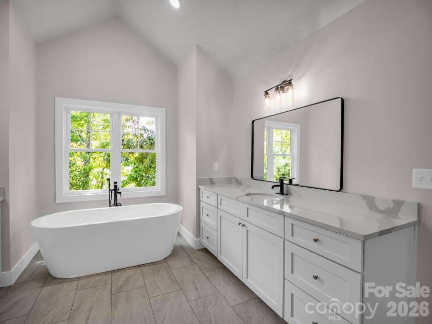 42 Stone Crest Mountain Drive, Black Mountain, NC 28711.  MLS# CAR4401407, YatesRealty ID 43846. 
