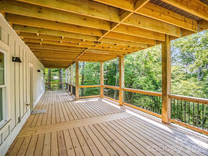 42 Stone Crest Mountain Drive, Black Mountain, NC 28711.  MLS# CAR4401407, YatesRealty ID 43846. 