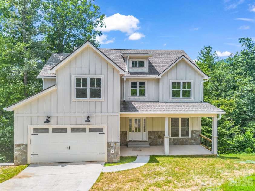 42 Stone Crest Mountain Drive, Black Mountain, NC 28711.  MLS# CAR4401407, YatesRealty ID 43846. 