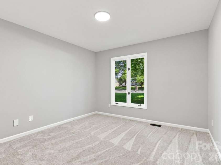 9110 Raintree Lane, Charlotte, NC 28277.  MLS# CAR4408617, YatesRealty ID 43847. 
