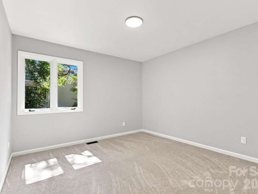 9110 Raintree Lane, Charlotte, NC 28277.  MLS# CAR4408617, YatesRealty ID 43847. 