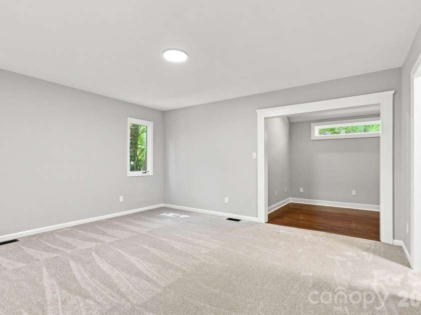 9110 Raintree Lane, Charlotte, NC 28277.  MLS# CAR4408617, YatesRealty ID 43847. 