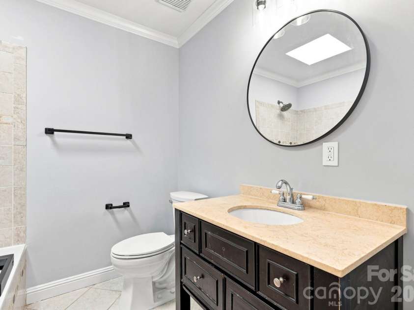 9110 Raintree Lane, Charlotte, NC 28277.  MLS# CAR4408617, YatesRealty ID 43847. 