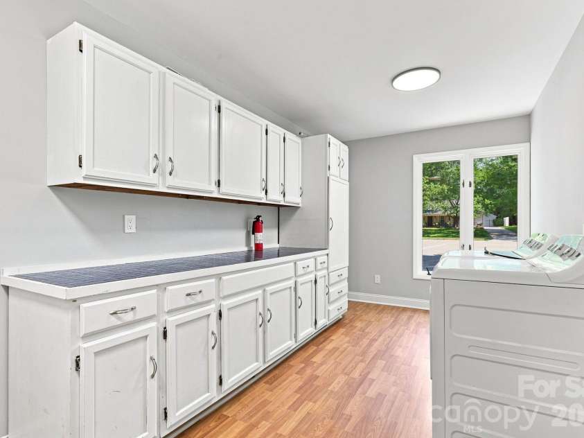 9110 Raintree Lane, Charlotte, NC 28277.  MLS# CAR4408617, YatesRealty ID 43847. 