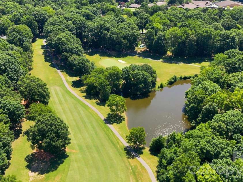 9110 Raintree Lane, Charlotte, NC 28277.  MLS# CAR4408617, YatesRealty ID 43847. 