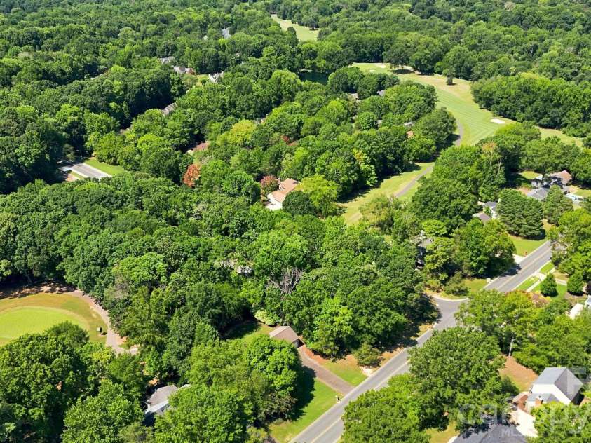 9110 Raintree Lane, Charlotte, NC 28277.  MLS# CAR4408617, YatesRealty ID 43847. 