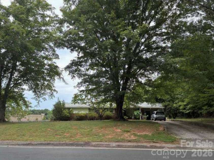 210 Sharon Road, York, SC 29745.  MLS# CAR4413451, YatesRealty ID 43849. 