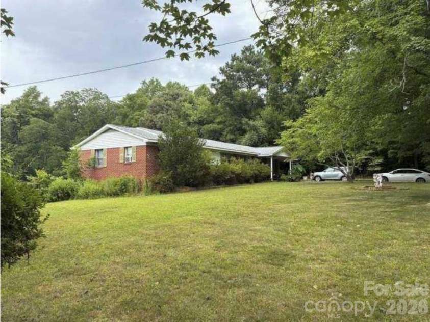 210 Sharon Road, York, SC 29745.  MLS# CAR4413451, YatesRealty ID 43849. 