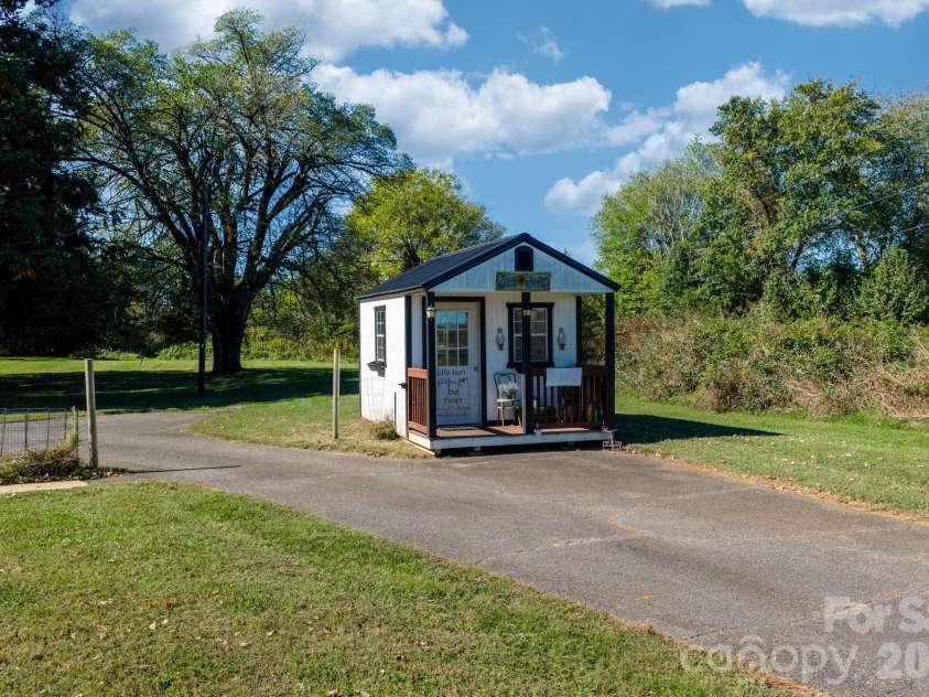 2461 Startown Road, Newton, NC 28658.  MLS# CAR4313179, YatesRealty ID 4385. 