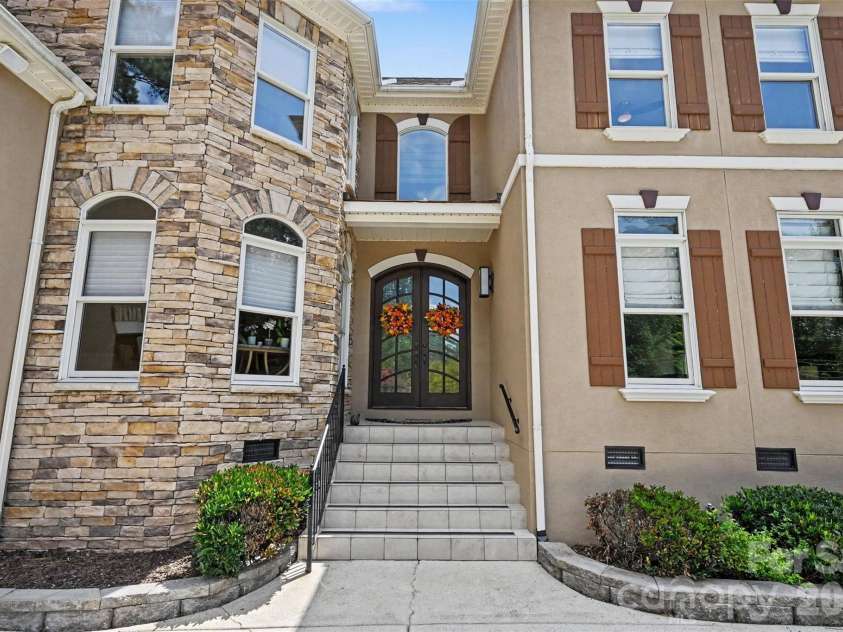 288 Indian Trail, Mooresville, NC 28117.  MLS# CAR4401881, YatesRealty ID 43852. 