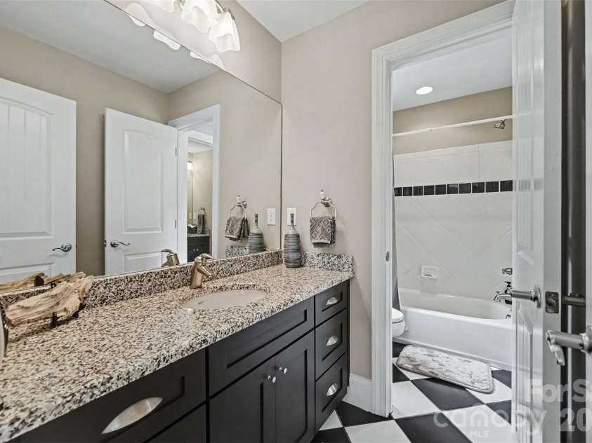 288 Indian Trail, Mooresville, NC 28117.  MLS# CAR4401881, YatesRealty ID 43852. Upstairs Shared Bath