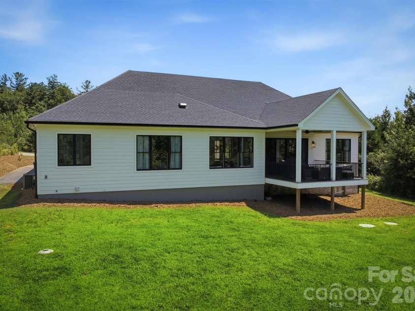 2124 Starlight Lane, Morganton, NC 28655.  MLS# CAR4412335, YatesRealty ID 43853. 