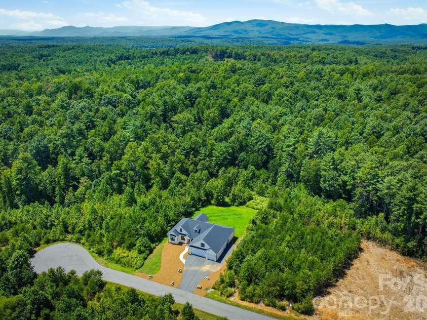 2124 Starlight Lane, Morganton, NC 28655.  MLS# CAR4412335, YatesRealty ID 43853. 