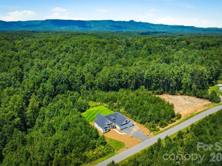2124 Starlight Lane, Morganton, NC 28655.  MLS# CAR4412335, YatesRealty ID 43853. 