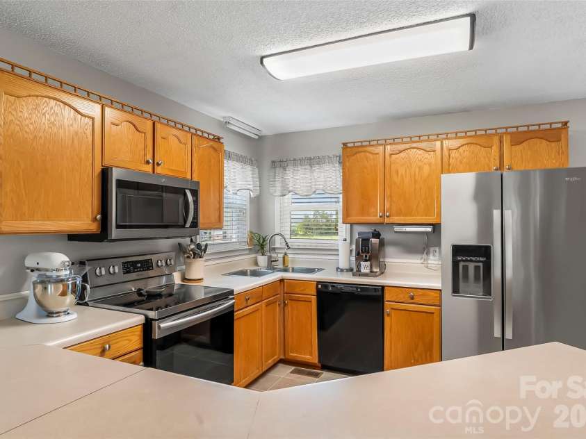 3955 Northernmistic Drive, Maiden, NC 28650.  MLS# CAR4402168, YatesRealty ID 43854. 