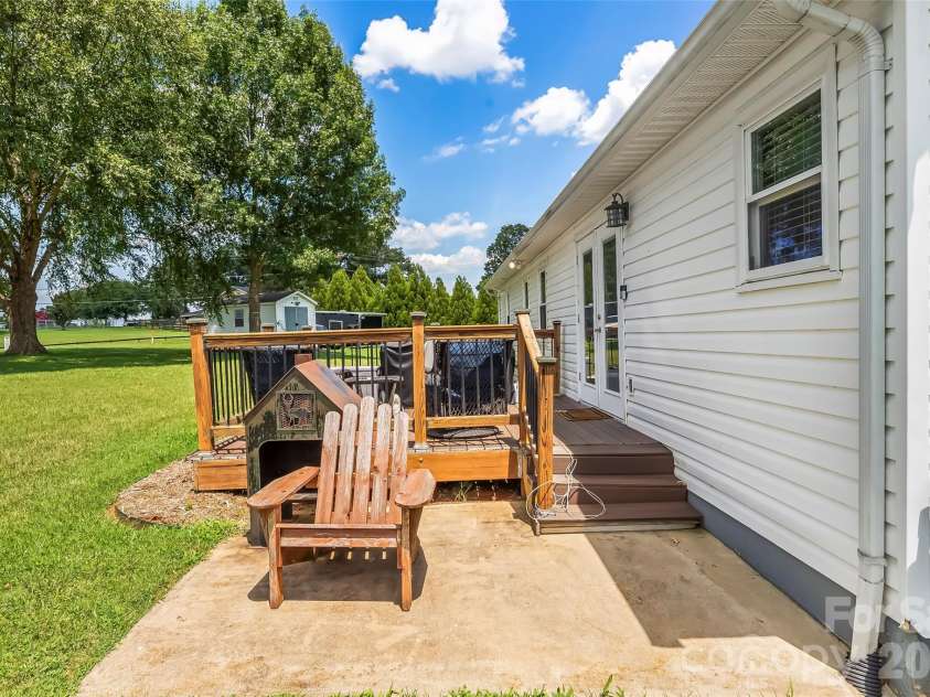 3955 Northernmistic Drive, Maiden, NC 28650.  MLS# CAR4402168, YatesRealty ID 43854. 