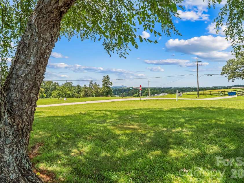 3955 Northernmistic Drive, Maiden, NC 28650.  MLS# CAR4402168, YatesRealty ID 43854. 