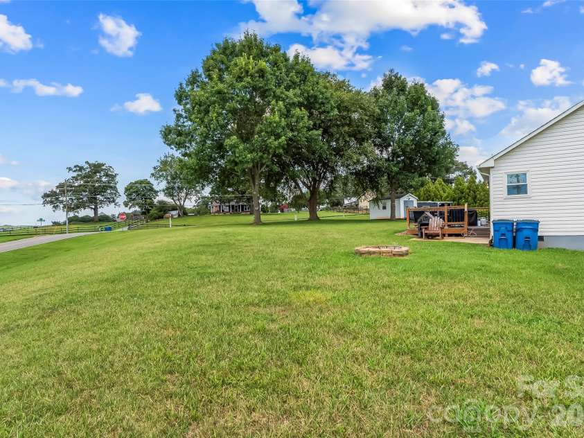 3955 Northernmistic Drive, Maiden, NC 28650.  MLS# CAR4402168, YatesRealty ID 43854. 