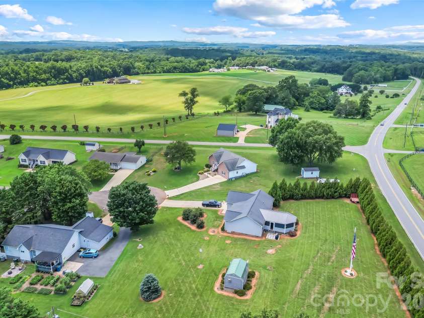3955 Northernmistic Drive, Maiden, NC 28650.  MLS# CAR4402168, YatesRealty ID 43854. 