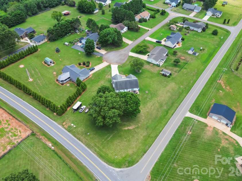 3955 Northernmistic Drive, Maiden, NC 28650.  MLS# CAR4402168, YatesRealty ID 43854. 