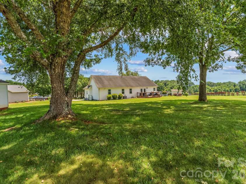 3955 Northernmistic Drive, Maiden, NC 28650.  MLS# CAR4402168, YatesRealty ID 43854. 