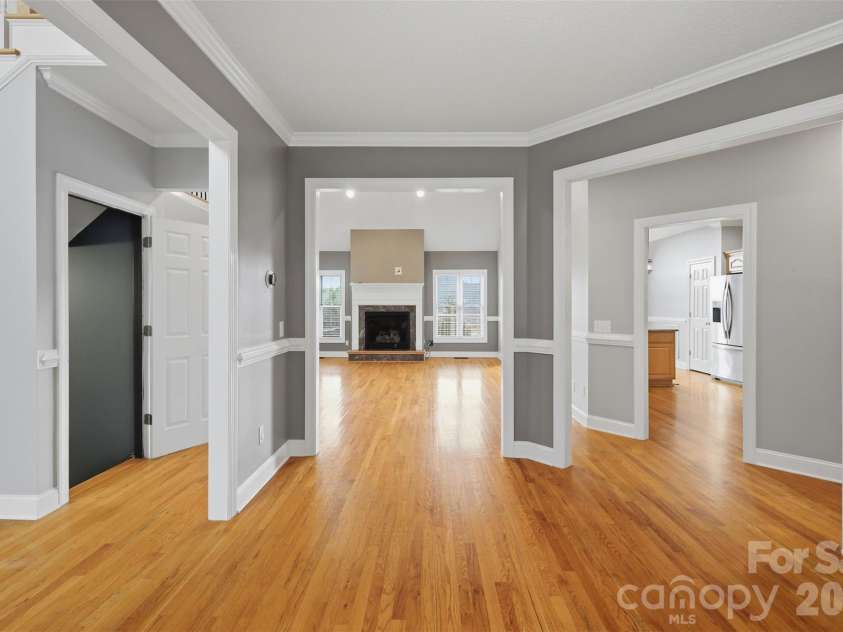 1064 Baker Barn Road, Hickory, NC 28602.  MLS# CAR4410717, YatesRealty ID 43856. 
