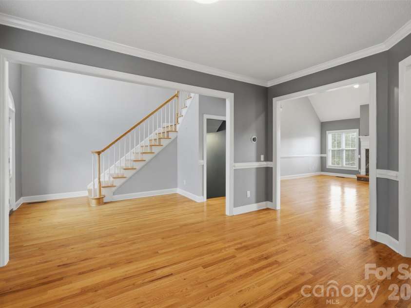 1064 Baker Barn Road, Hickory, NC 28602.  MLS# CAR4410717, YatesRealty ID 43856. 