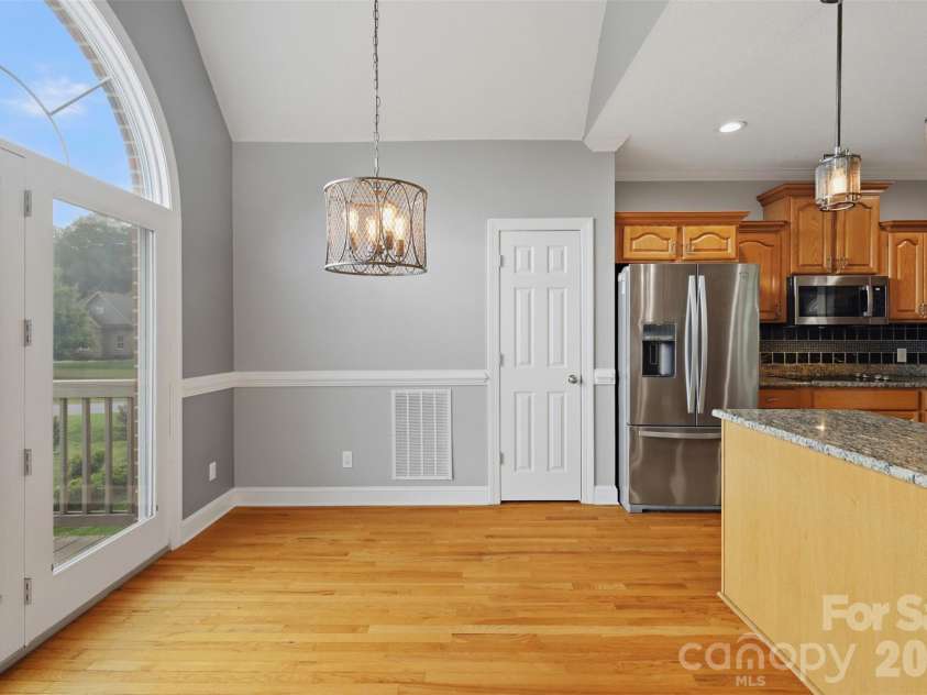 1064 Baker Barn Road, Hickory, NC 28602.  MLS# CAR4410717, YatesRealty ID 43856. 