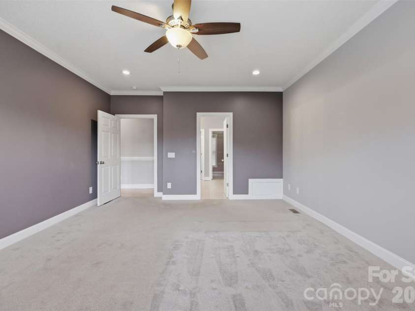 1064 Baker Barn Road, Hickory, NC 28602.  MLS# CAR4410717, YatesRealty ID 43856. 