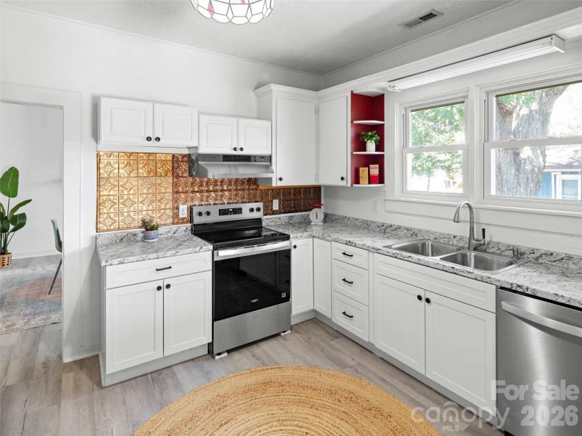 122 Edwards Avenue, Swannanoa, NC 28778.  MLS# CAR4413077, YatesRealty ID 43859. Updated kitchen
