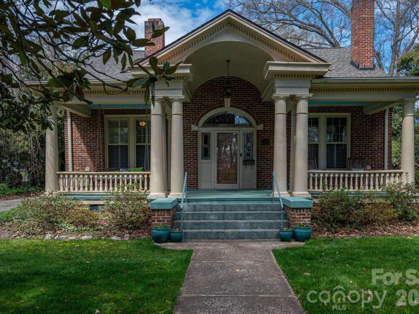 825 Hawthorne Road, Shelby, NC 28150.  MLS# CAR4355488, YatesRealty ID 4386. 