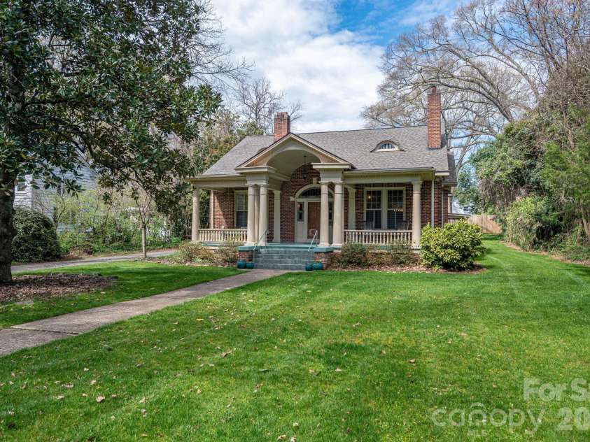 825 Hawthorne Road, Shelby, NC 28150.  MLS# CAR4355488, YatesRealty ID 4386. 