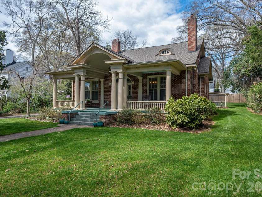 825 Hawthorne Road, Shelby, NC 28150.  MLS# CAR4355488, YatesRealty ID 4386. 