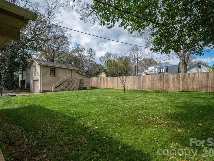 825 Hawthorne Road, Shelby, NC 28150.  MLS# CAR4355488, YatesRealty ID 4386. 