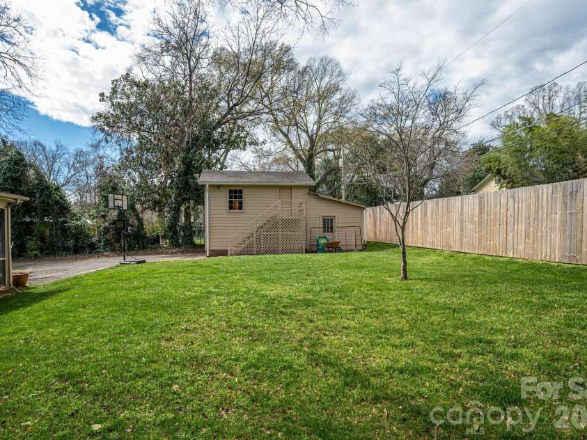 825 Hawthorne Road, Shelby, NC 28150.  MLS# CAR4355488, YatesRealty ID 4386. 
