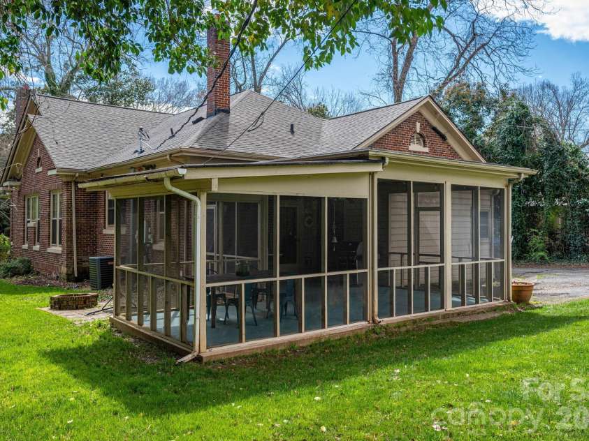 825 Hawthorne Road, Shelby, NC 28150.  MLS# CAR4355488, YatesRealty ID 4386. Screen patio