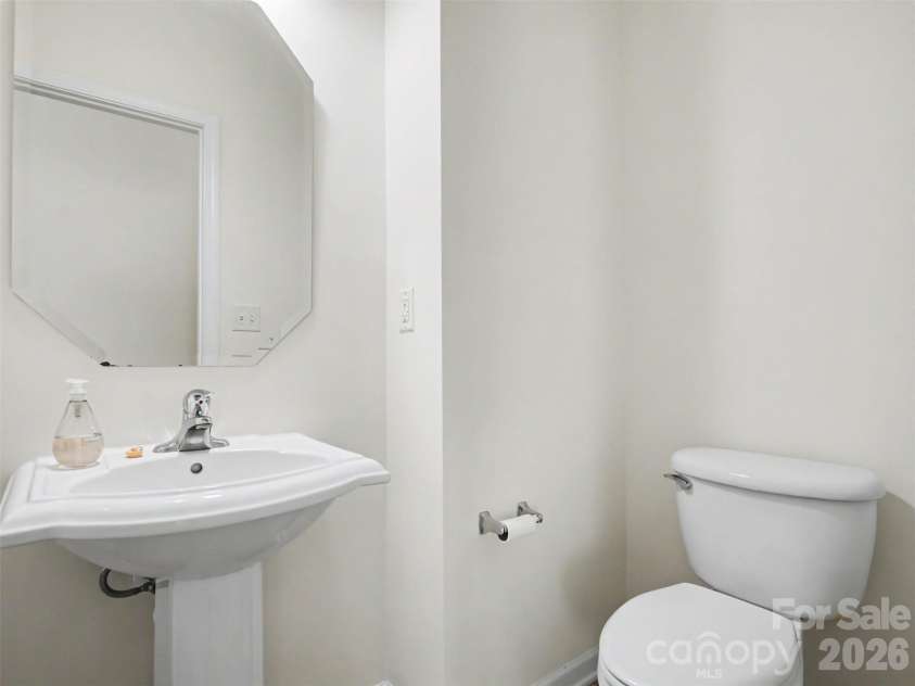 834 Platinum Drive, Fort Mill, SC 29708.  MLS# CAR4382795, YatesRealty ID 43860. Half Bath