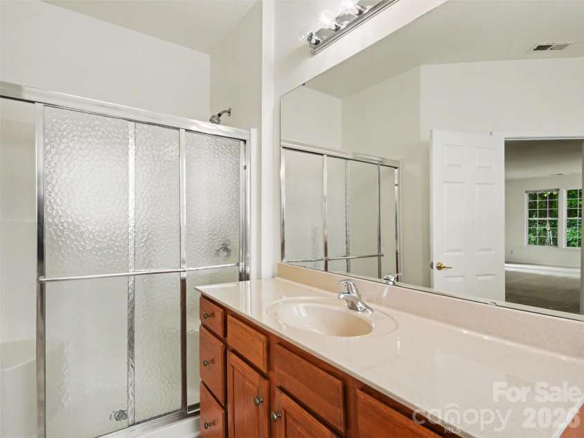 834 Platinum Drive, Fort Mill, SC 29708.  MLS# CAR4382795, YatesRealty ID 43860. Primary Bath