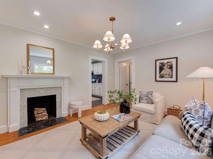 1323 Goodwin Avenue, Charlotte, NC 28205.  MLS# CAR4414214, YatesRealty ID 43861. 