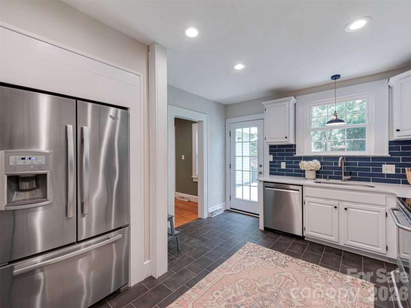 1323 Goodwin Avenue, Charlotte, NC 28205.  MLS# CAR4414214, YatesRealty ID 43861. 