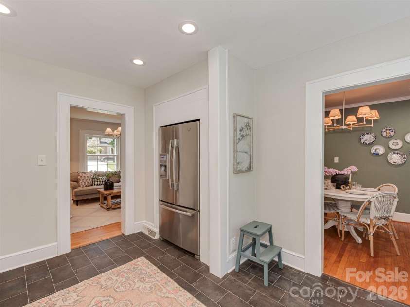 1323 Goodwin Avenue, Charlotte, NC 28205.  MLS# CAR4414214, YatesRealty ID 43861. 
