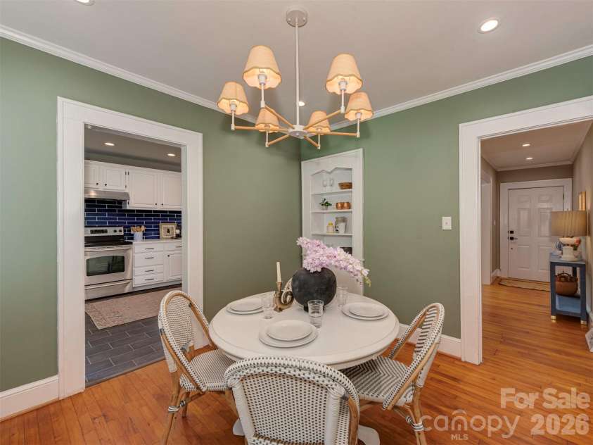 1323 Goodwin Avenue, Charlotte, NC 28205.  MLS# CAR4414214, YatesRealty ID 43861. 