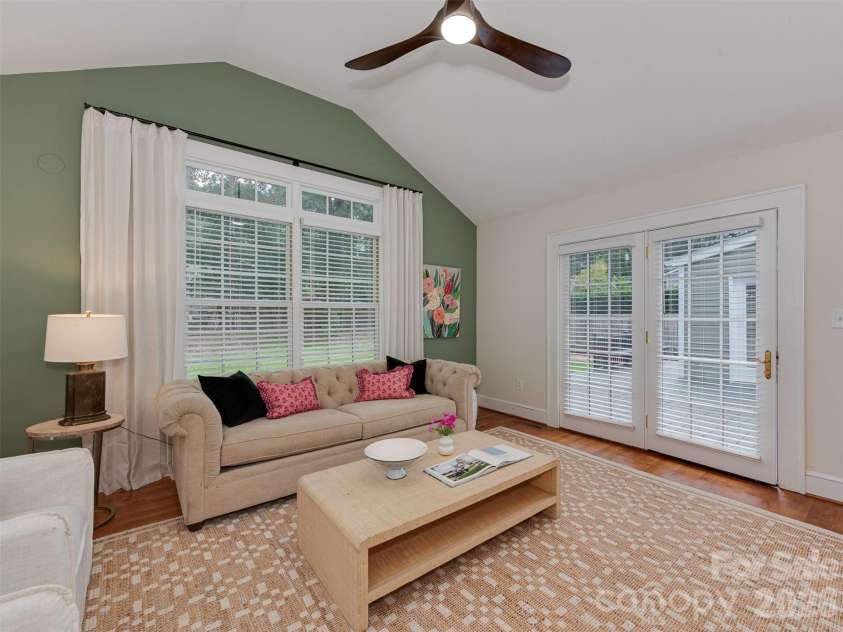 1323 Goodwin Avenue, Charlotte, NC 28205.  MLS# CAR4414214, YatesRealty ID 43861. 