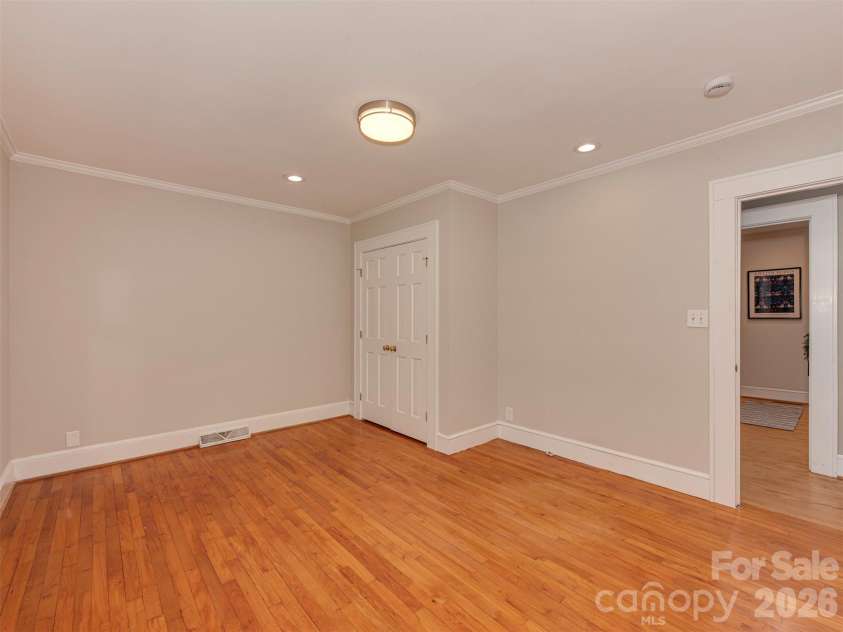1323 Goodwin Avenue, Charlotte, NC 28205.  MLS# CAR4414214, YatesRealty ID 43861. 