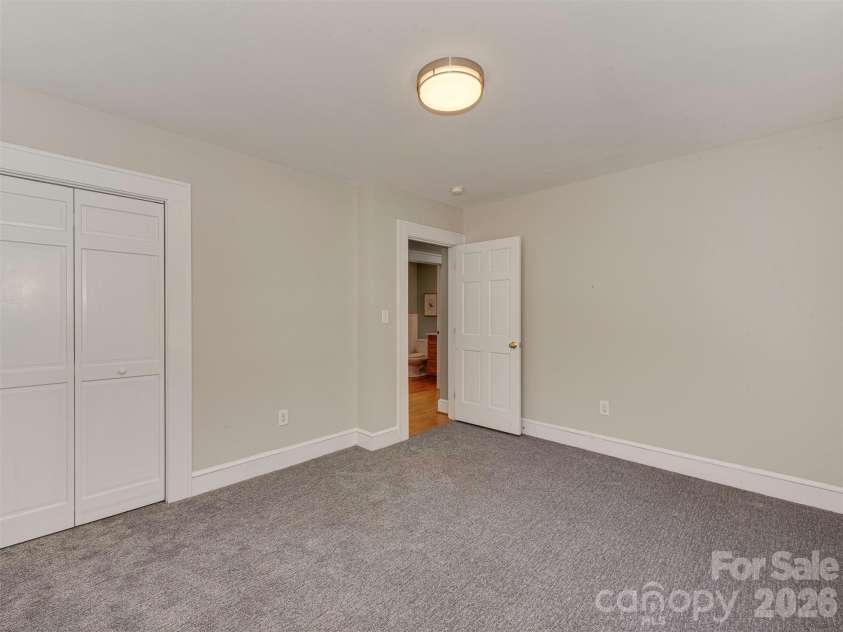 1323 Goodwin Avenue, Charlotte, NC 28205.  MLS# CAR4414214, YatesRealty ID 43861. 