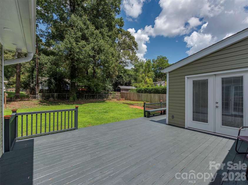 1323 Goodwin Avenue, Charlotte, NC 28205.  MLS# CAR4414214, YatesRealty ID 43861. 