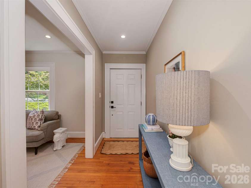 1323 Goodwin Avenue, Charlotte, NC 28205.  MLS# CAR4414214, YatesRealty ID 43861. 