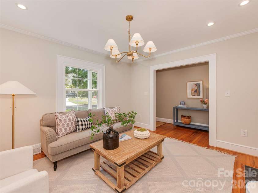 1323 Goodwin Avenue, Charlotte, NC 28205.  MLS# CAR4414214, YatesRealty ID 43861. 