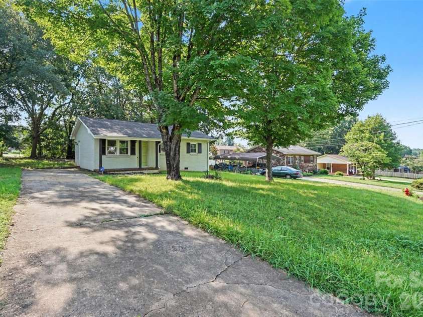 1328 Newton Street, Shelby, NC 28150.  MLS# CAR4409667, YatesRealty ID 43862. 